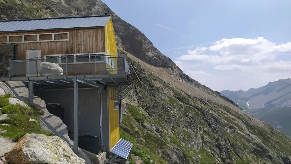 Rifugio Dalmazzi: Panorami e Accoglienza