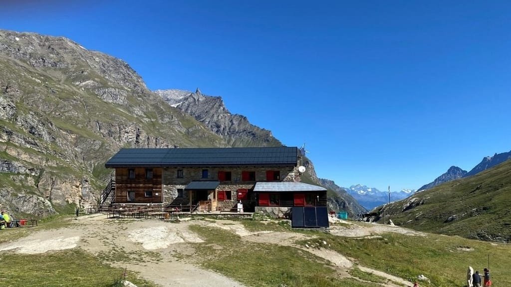 Rifugio Benevolo: Il Tesoro della Valle di Cogne