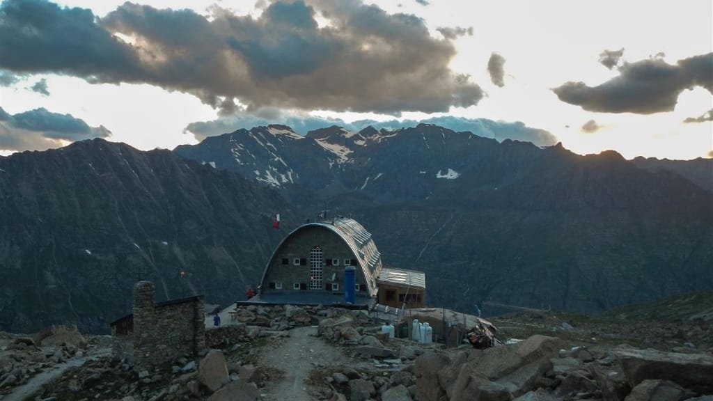 Rifugio Vittorio Emanuele II: Il Simbolo della Conservazione