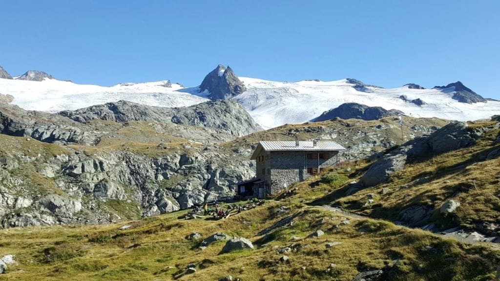 Rifugio Deffeyes: L'Avventura sul Gran San Bernardo