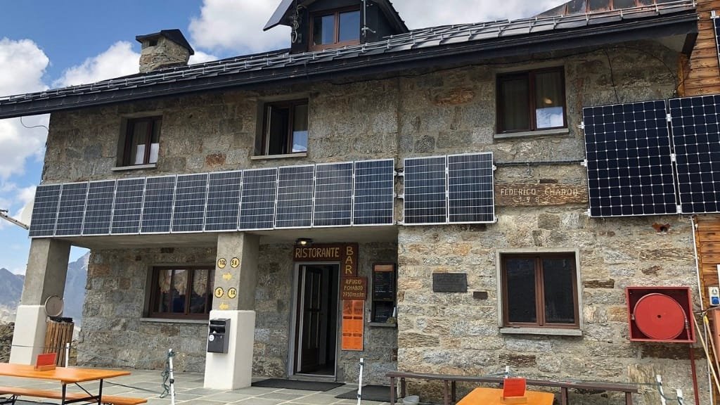 Rifugio Chabod: L'Anima Selvaggia dei Gran Paradiso Rifugi