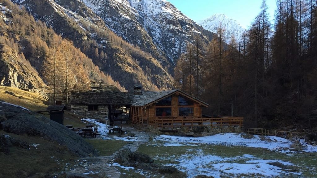 Rifugio Pastore: Il Gioiello Nascosto tra le Vette della Valsesia