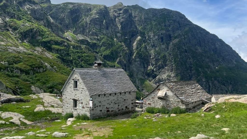 Bivacco Bocchetta di Terza: Un Ricovero Essenziale