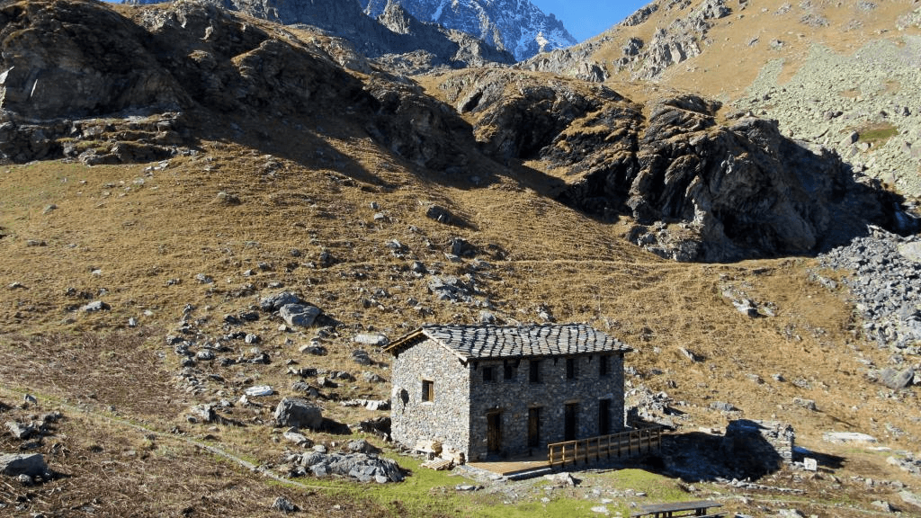 Bivacco Meire Dacant – Porta d'Accesso alle Traversate Alpine