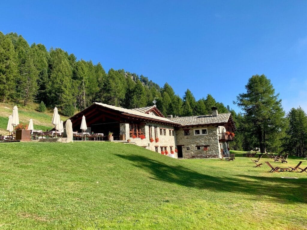 Rifugio Granero: L'Accoglienza Autentica del Vallone